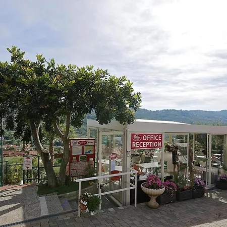 Fuer 4 Personen In * Imperia