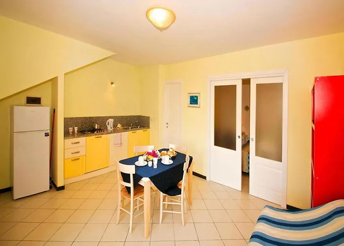 Fuer 4 Personen In Imperia Appartement *